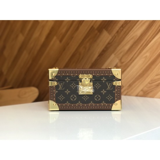 Louis Vuitton M4700SNH storage box SIZE: 24.0 x 13.0 x 17.0 cm