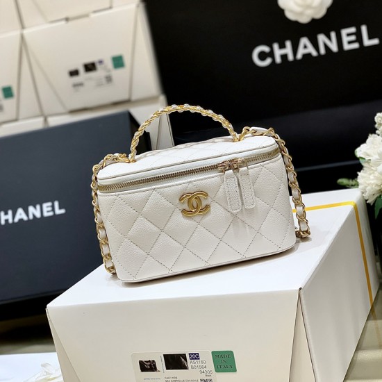 Chanel cosmetic bag highest quality