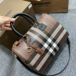 Burberrys The latest birch brown grid baraima bag, the material is environmentally friendly waterproof and pollution -proof canvas size: 30.15.21