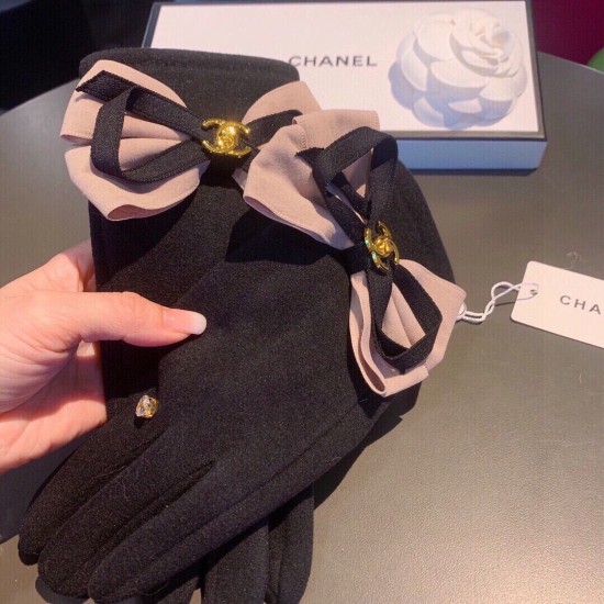 CHANEL New Wool Gloves Warm Padded Lining