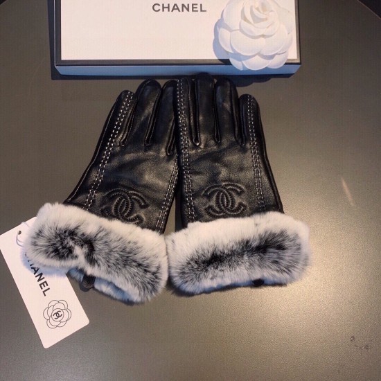 CHANEL AUTUMN and Winter Lazy Rabbit Fur Sheepskin Gloves Cell Phone Touch Screen