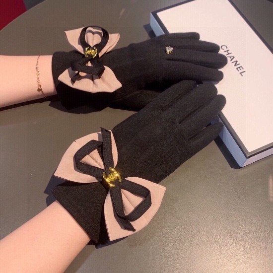 CHANEL New Wool Gloves Warm Padded Lining