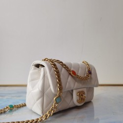 CHANEL FLAP BAG Size: 20CM