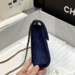 CHANEL FLAP BAG Size:  11x18x5CM