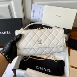 CHANEL pearl mouth cover bag evening bag Size: 15.5x20x6CM