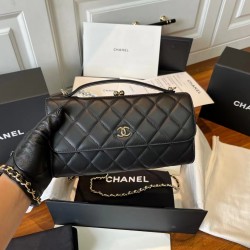 CHANEL pearl mouth cover bag evening bag Size: 15.5x20x6CM