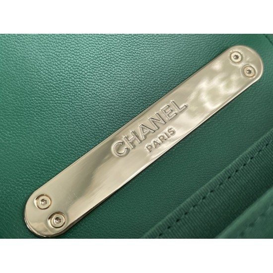 CHANEL MINI handle chain bag size: 9.5 * 12.5 * 3.5CM