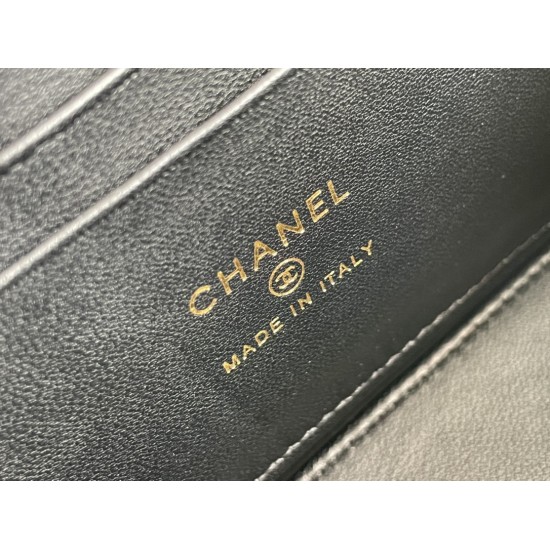CHANEL wrist long box makeup bag Size: 9.5 * 17 * 8CM