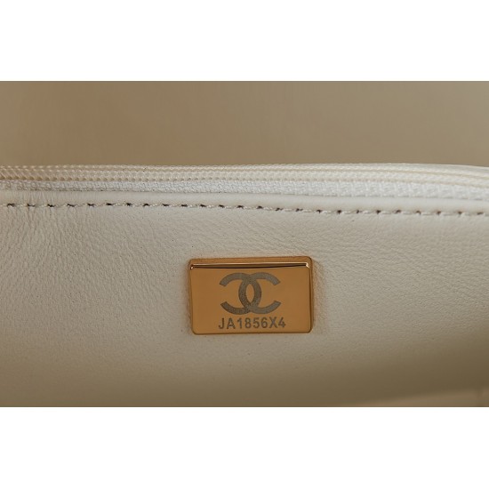 CHANEL COSMETIC BAG SIZE: 20*17*8CM