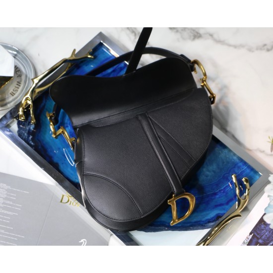 Dior Saddle BAG SIZE: 25.5 x 20 x 6.5CM