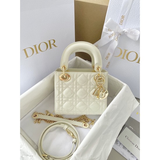 Dior Lady Size:17 x 15 x 7 cm