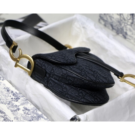 Dior Saddle BAG SIZE: 25.5 x 20 x 6.5CM