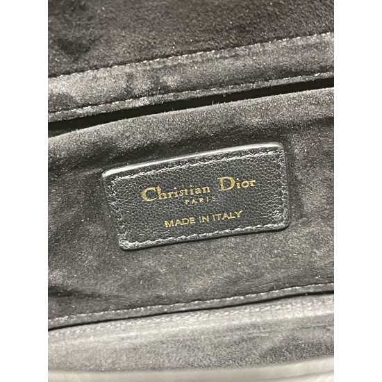 Dior LADY D-JOY BAG Size: 26 x 13.5 x 5CM