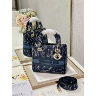 Dior MEDIUM LADY D-LITE BAG Size: 24 x 20 x 11 cm