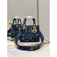 Dior MEDIUM LADY D-LITE BAG Size: 24 x 20 x 11 cm