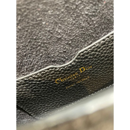 Dior Medium Bobby Bag Size: 22 x 17 x 6CM
