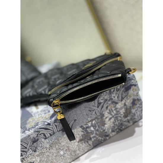 Dior DIOR CARO MULTIFUNCTIONAL POUCH Size: 18.5 x 12 cm