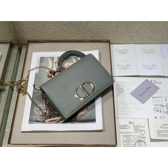Dior 30 MONTAIGNE BAG Size: 19 x 12.5 x 4 cm 