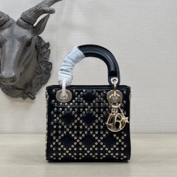 Dior Lady Bag Size:17 x 15 x 7 cm