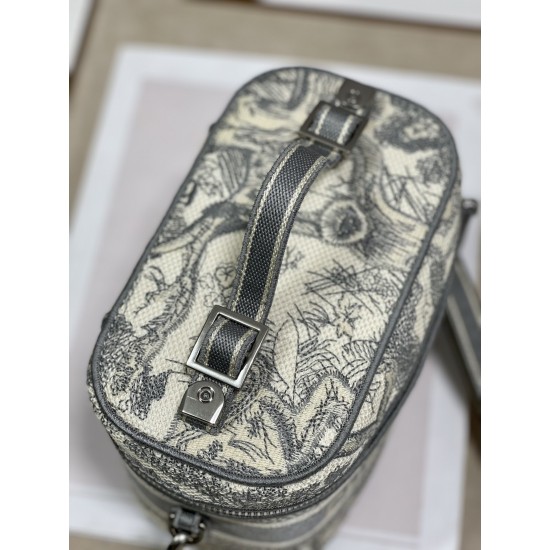 DIOR TRAVEL VANITY CASE Bag Size: 18.5*13.5*10.5cm