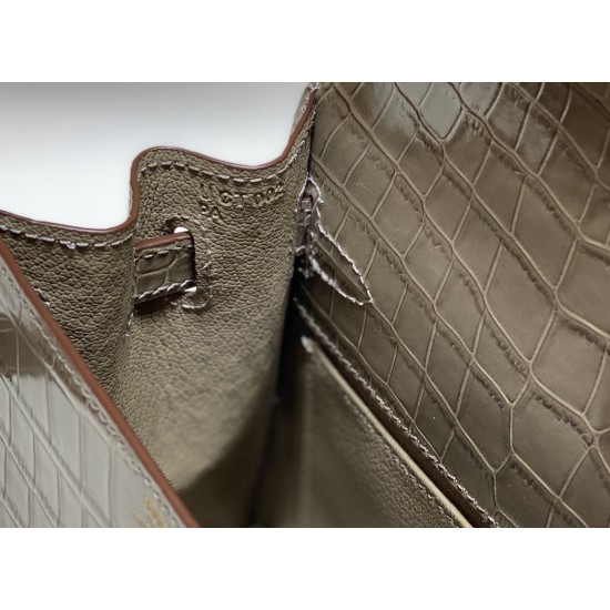 Hermès Kelly Hand-stitched Size: 20cm
