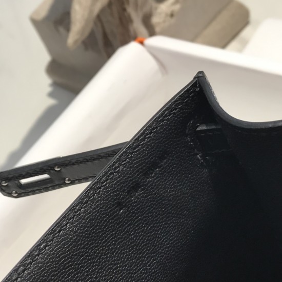 Hermès Kelly Silver Buckle Calfskin Hand Stitched Size: 22cm