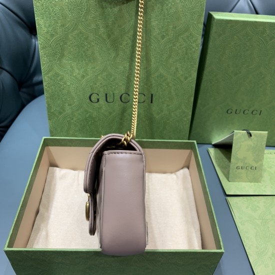 GG Marmont matelassé leather super mini bag size: 16.5 x 10m x 4.5cm
