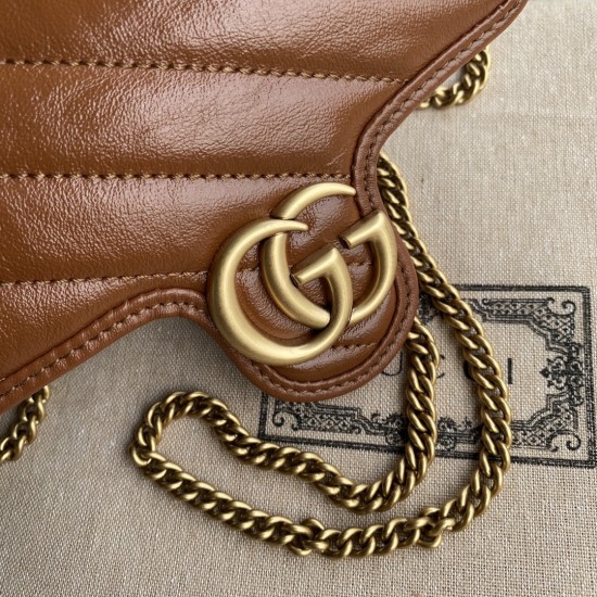 Gucci GG Marmont matelassé super mini bag  size: 16.5 x 10 x 4.5cm