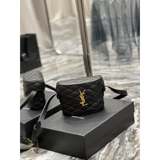YSL JUNE BOX BAG IN QUILTED PATENT LEATHER Size:  19 X 15 X 8 CM  