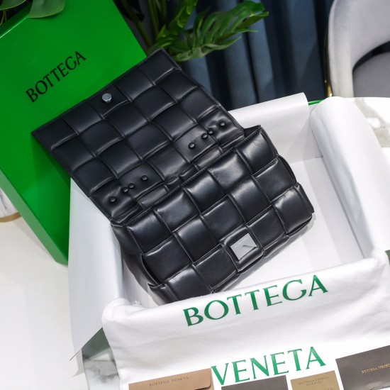 Bottega Veneta Chain Cassette