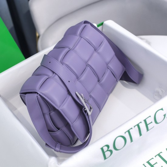 BottegaVeneta Padded Cassette size 26x18x8cm