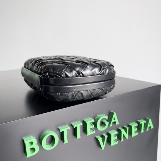 BottegaVeneta Knot Dinner bag Size: 20.5*6*12.5cm