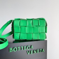 BottegaVeneta Cassette Tassel bag Size：23*15*5.5