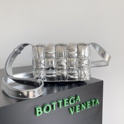 BottegaVeneta Small Cassette Size：19*4*12cm