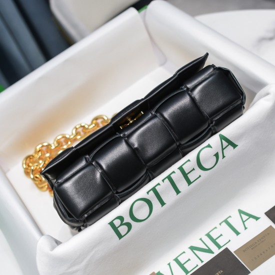 Bottega Veneta Chain Cassette