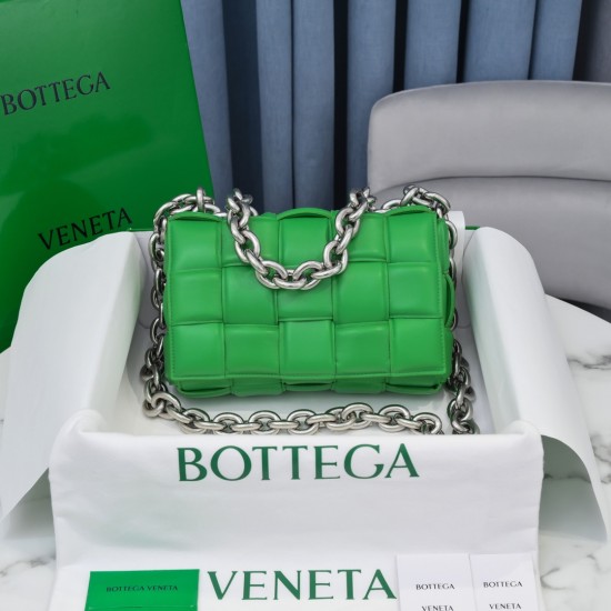 Bottega Veneta Chain Cassette