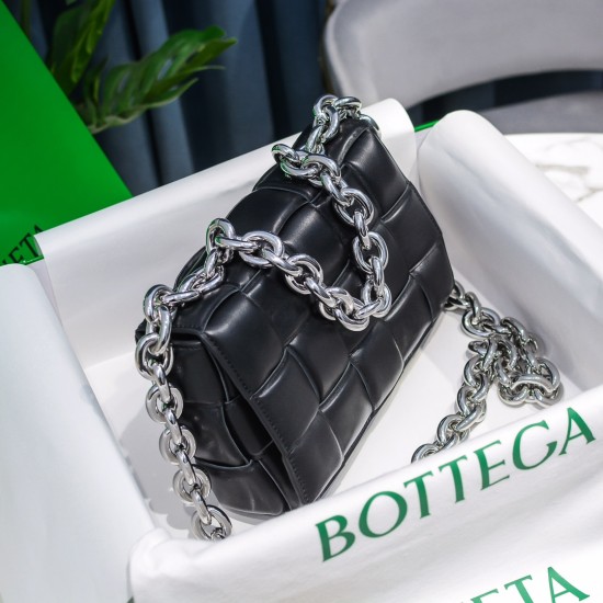 Bottega Veneta Chain Cassette