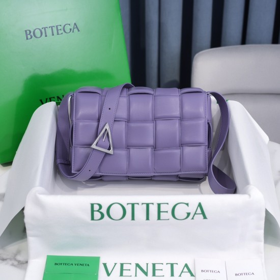 BottegaVeneta Padded Cassette size 26x18x8cm