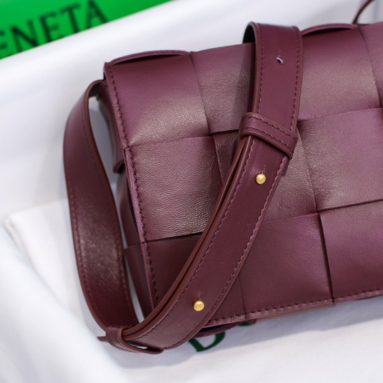 Bottega Veneta Cassette  SIZE 23X15X5CM