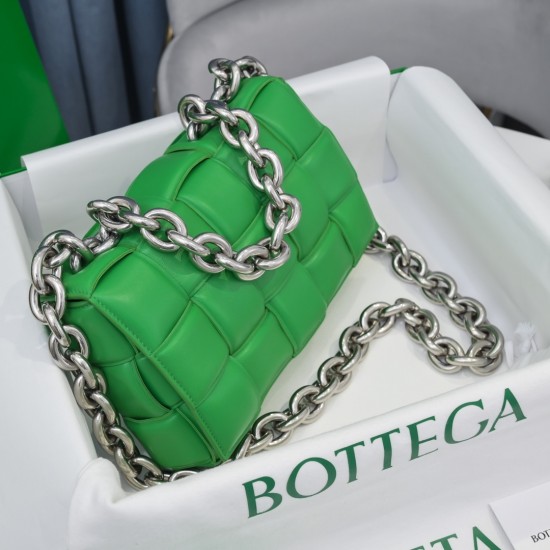 Bottega Veneta Chain Cassette