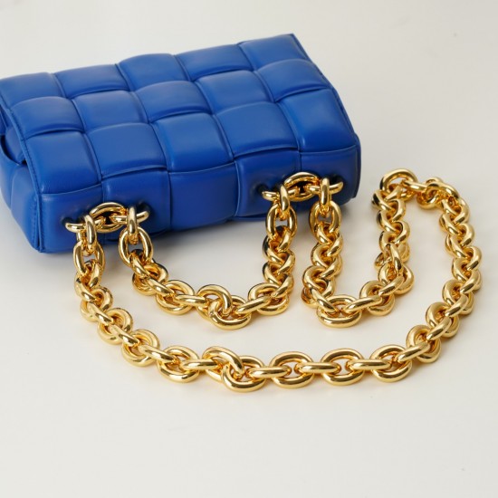 Bottega Veneta Chain Cassette