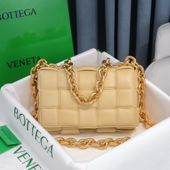 Bottega Veneta Chain Cassette