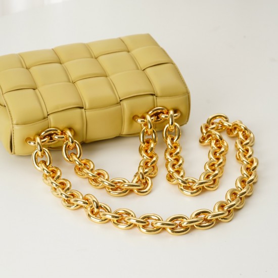 Bottega Veneta Chain Cassette