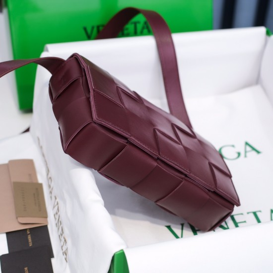 Bottega Veneta Cassette  SIZE 23X15X5CM