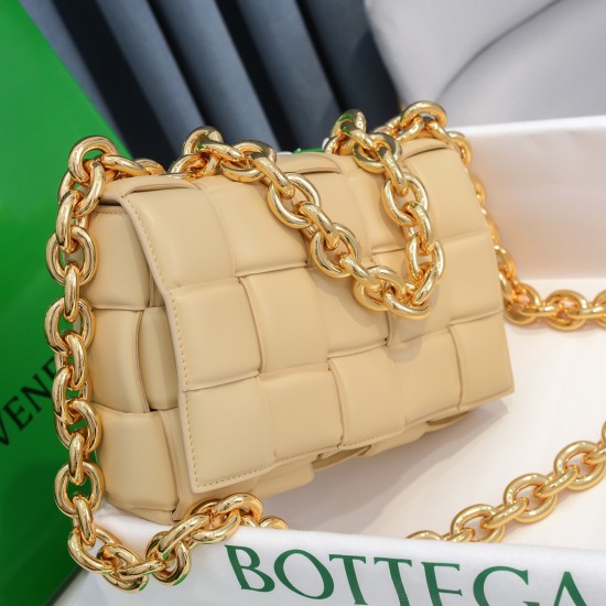 Bottega Veneta Chain Cassette