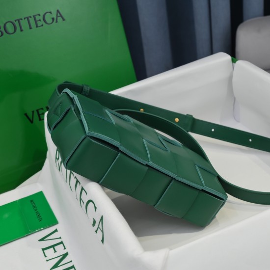 Bottega Veneta Cassette  SIZE 23X15X5CM