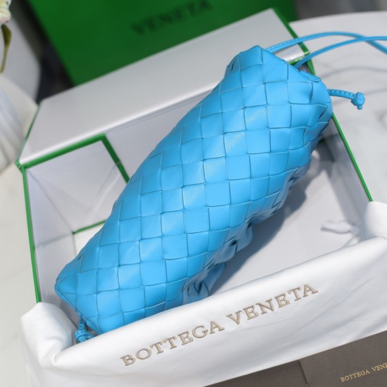 Bottega Veneta Mini Pouch Bag Size：22*12*5CM