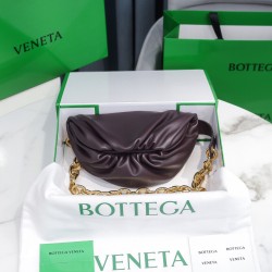 Bottega Veneta Pouch Bag Size：22*13*5CM