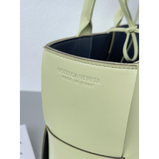 Bottega Veneta Small Arco Tote Bag Size：30*20*11.5cm