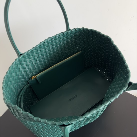 Bottega Veneta Medium Cabat Tote bag